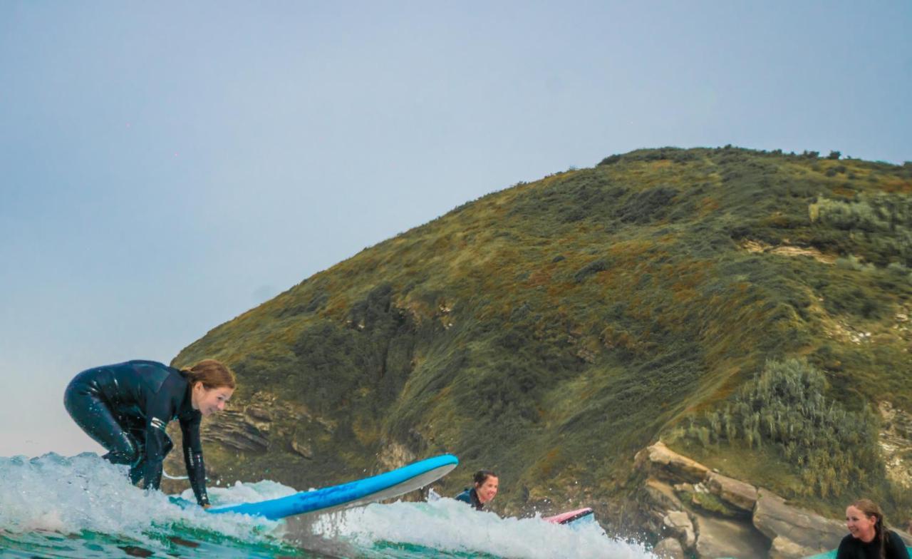 Surf Camp San Sebastian Partyhostel Aia Exterior photo